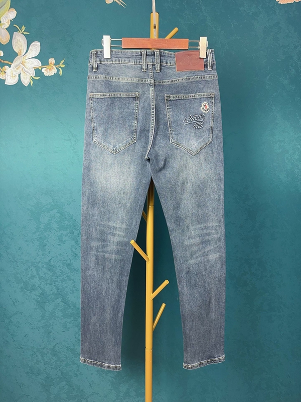 ブランドジーンズ側面デザイン